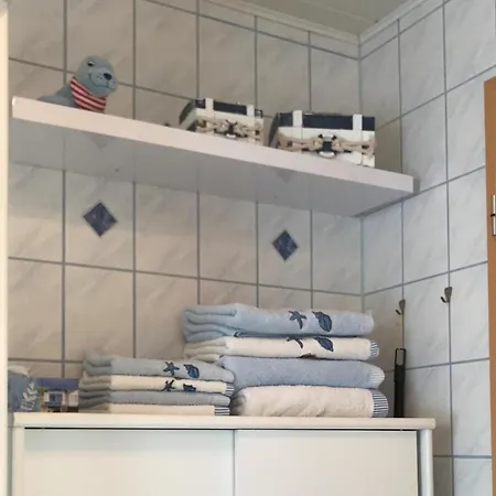 Rhoenblick, Kaltensundheim, Cleaning Included *